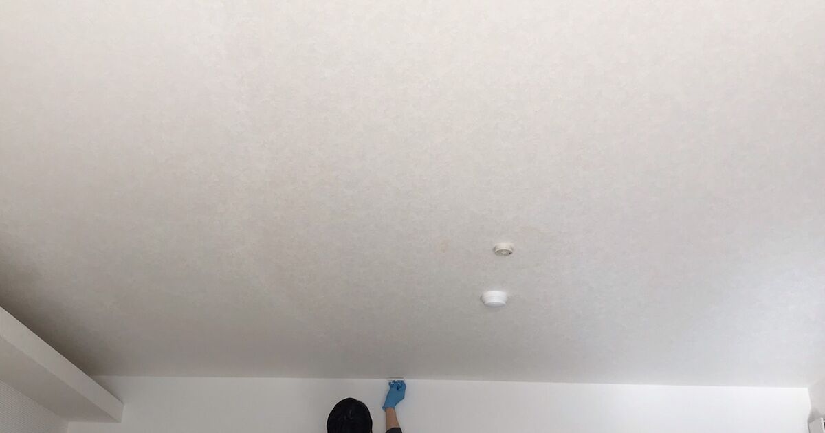 天井にクロスメイクで明るさプラス 実績多数の職人が安心の施工を行います 小平市でクロス張替えなら株式会社ambercoporation
